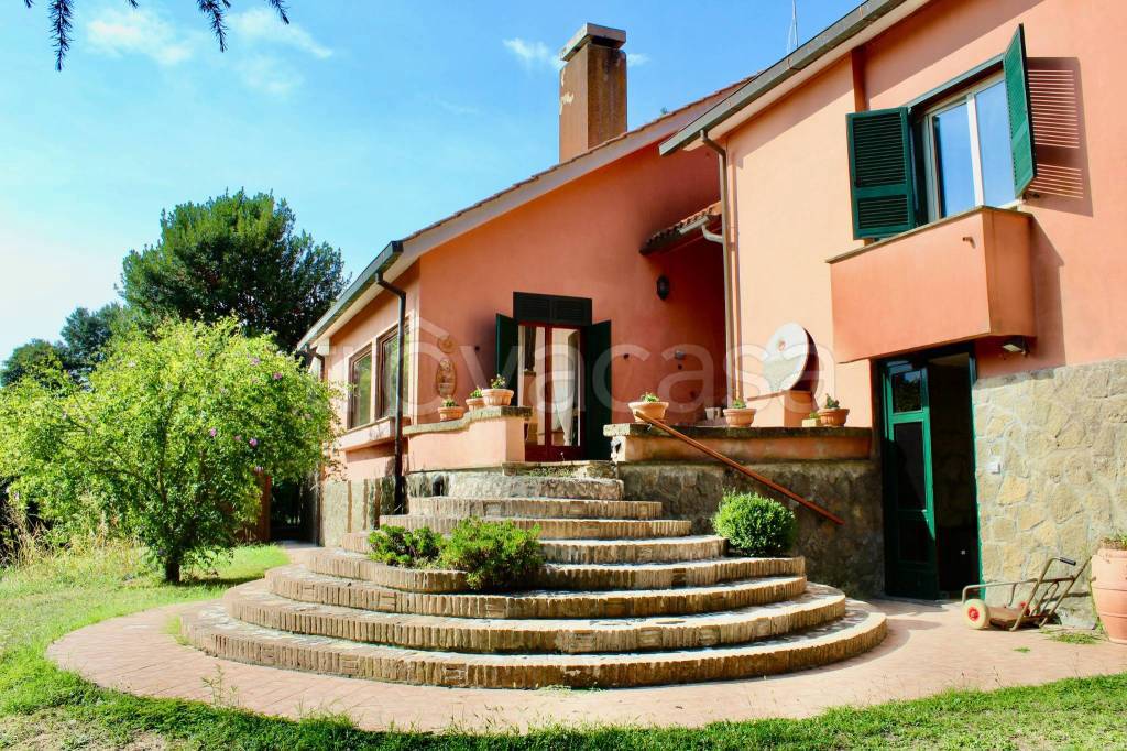 Villa in vendita a Oriolo Romano strada delle Vigne