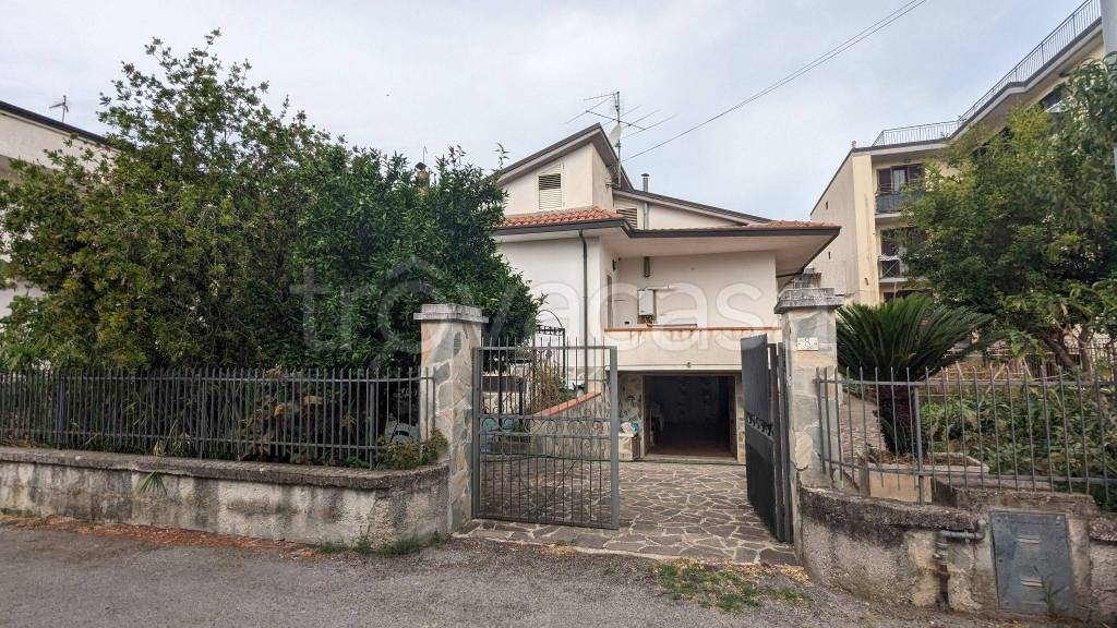 Villa in in vendita da privato a San Salvatore Telesino via Isonzo, 8