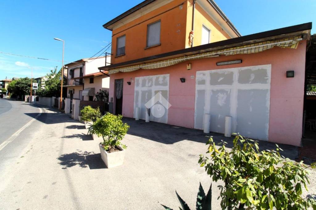 Casa Indipendente in vendita a Cesena via Capannaguzzo, 1216