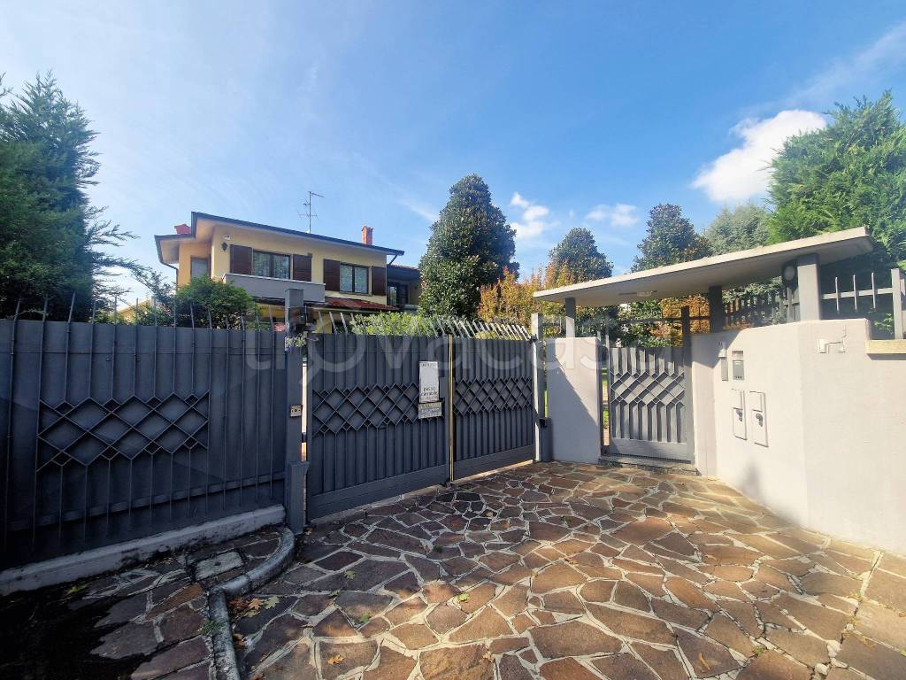 Villa Bifamiliare in vendita a Treviglio