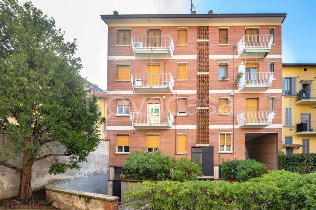 Appartamento in vendita a Milano via Sibari, 6