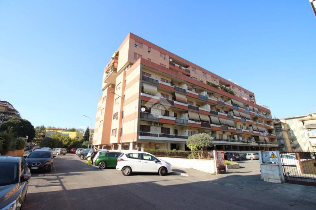 Appartamento in vendita a Pomezia via Silvio Pellico, 23