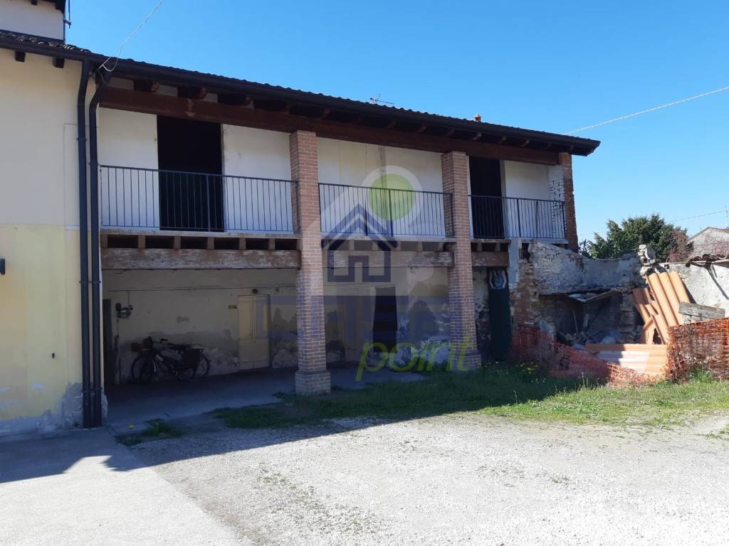 Casa Indipendente in vendita a Borgo San Giacomo borgo san giacomo