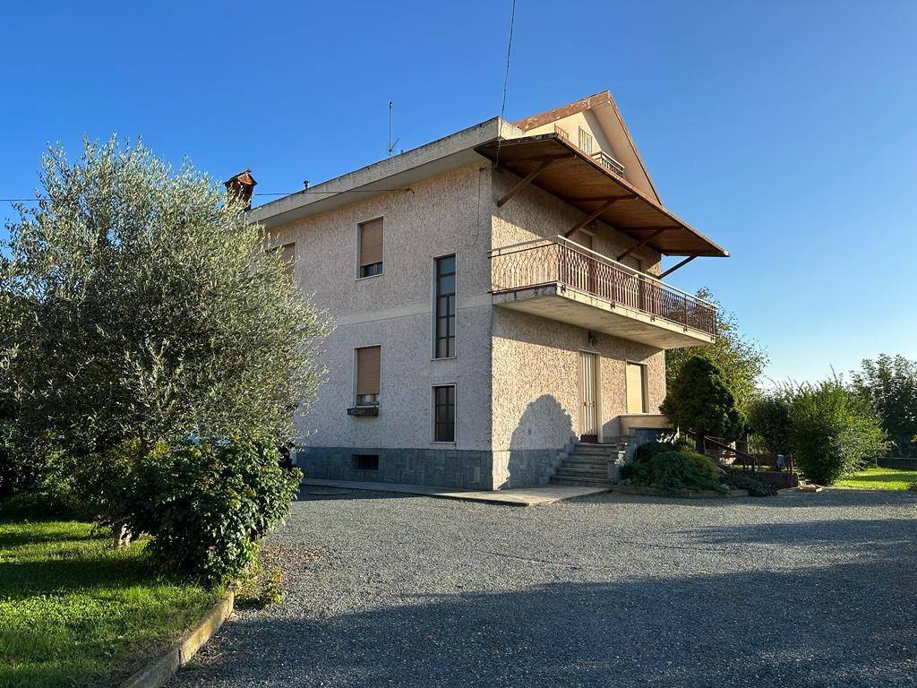 Villa Bifamiliare in vendita a Sanfrè via Don Matteo Francone, 15