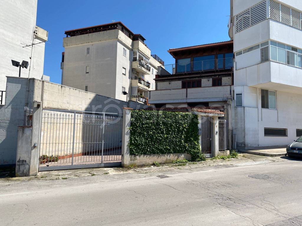 Appartamento in vendita a Barletta via Antonio Violante