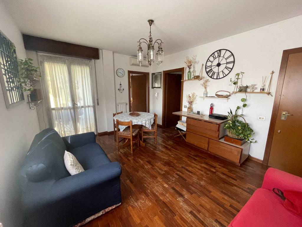 Appartamento in vendita a Saronno via San Solutore