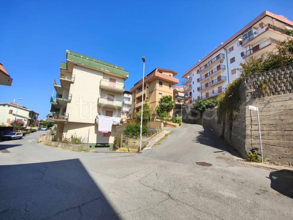 Appartamento in vendita a Scalea via Bergamo