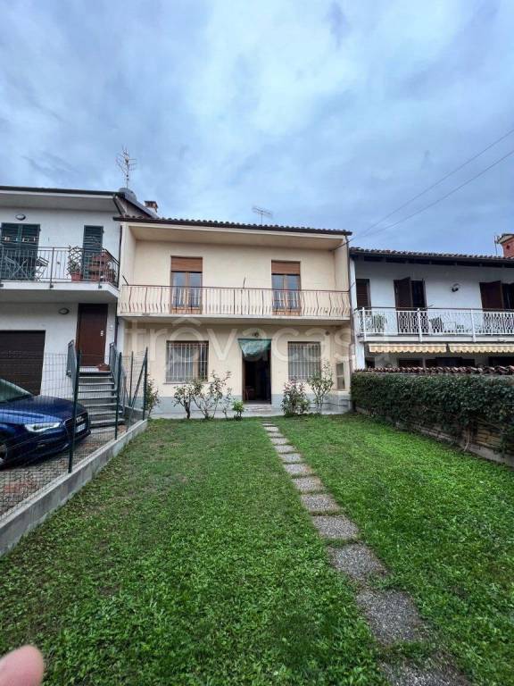 Villa a Schiera in vendita a Monticello d'Alba