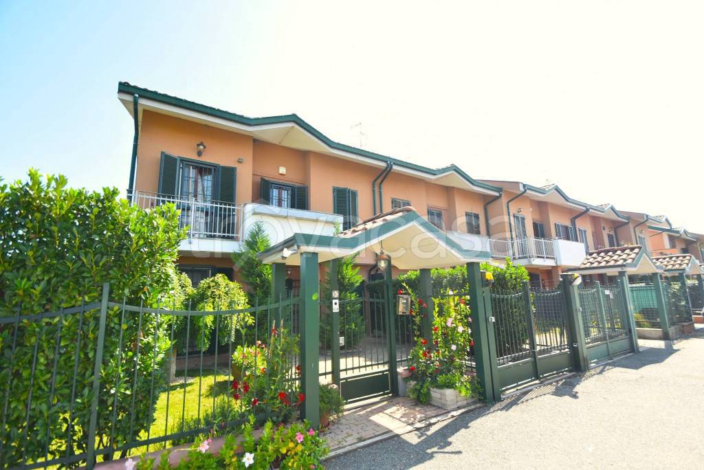 Villa in vendita a Prarolo via Guglielmo Marconi