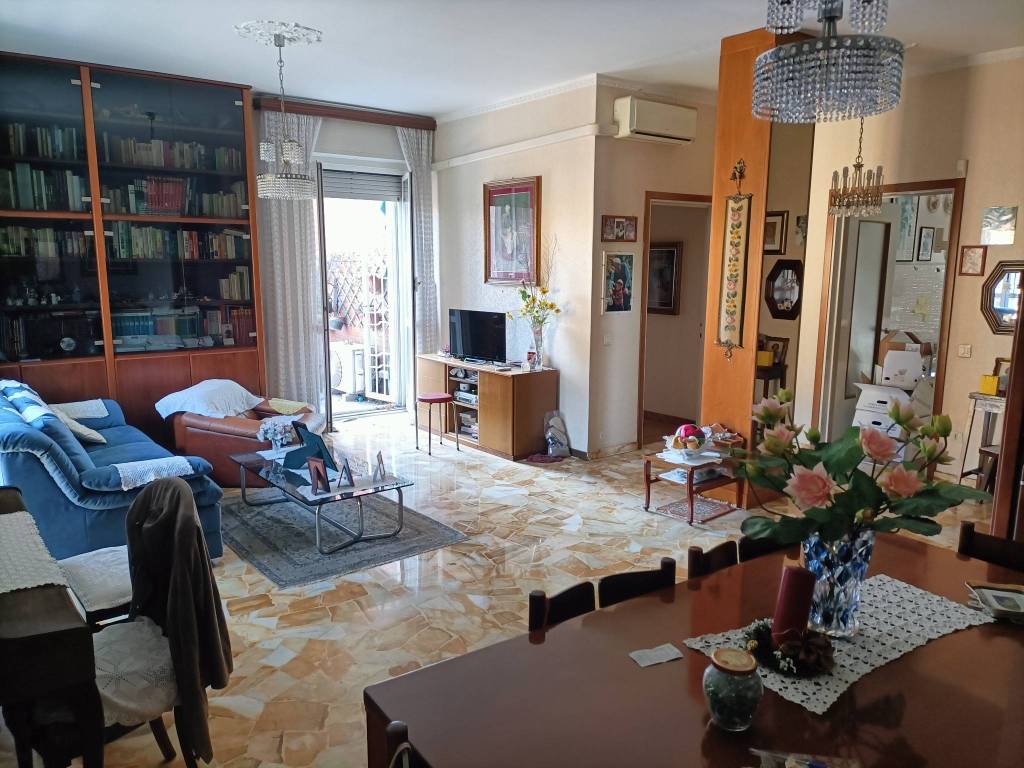 Appartamento in vendita a Cesano Boscone via John Fitzgerald Kennedy