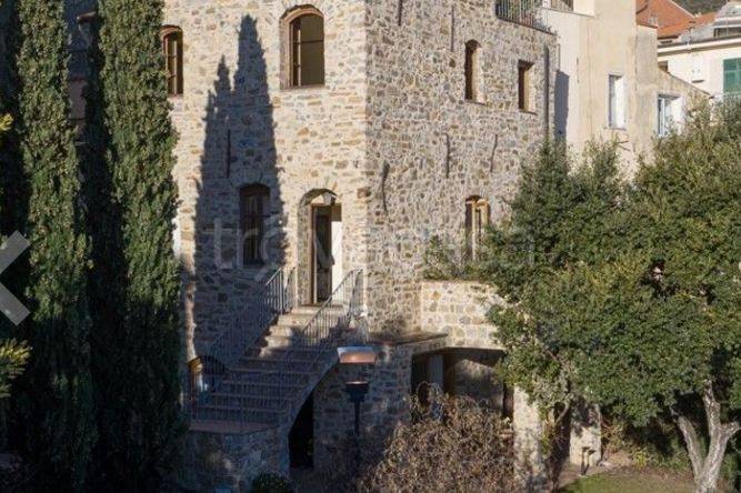 Villa Bifamiliare in vendita a Sanremo via Padre Semeria