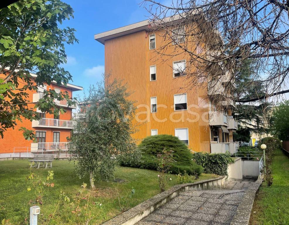 Appartamento in vendita a Nova Milanese via Giacomo Brodolini, 9