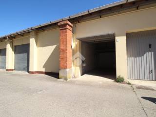 Garage in affitto a livorno via p. a. del corona, 40