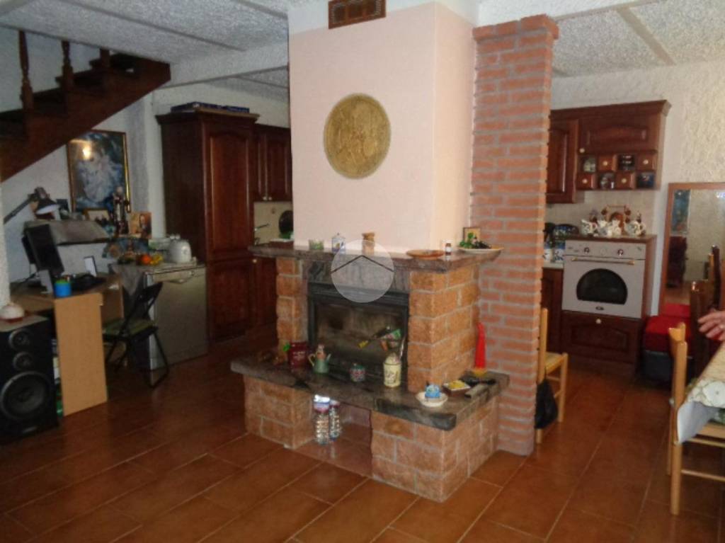 Casa Indipendente in vendita a Zenevredo frazione Fontanelle, 24