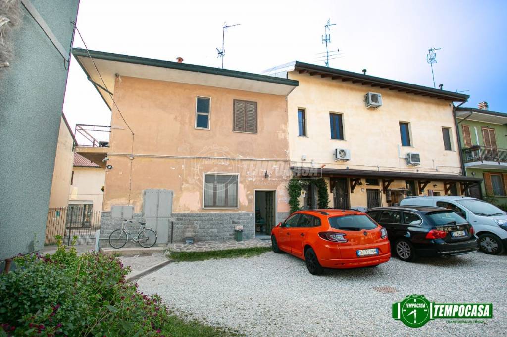 Appartamento in vendita a Bernate Ticino via Vittorio Veneto 10