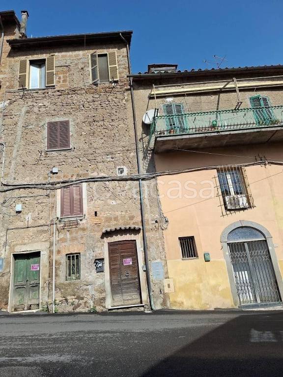 Appartamento in vendita a Bassano Romano via Roma, 101