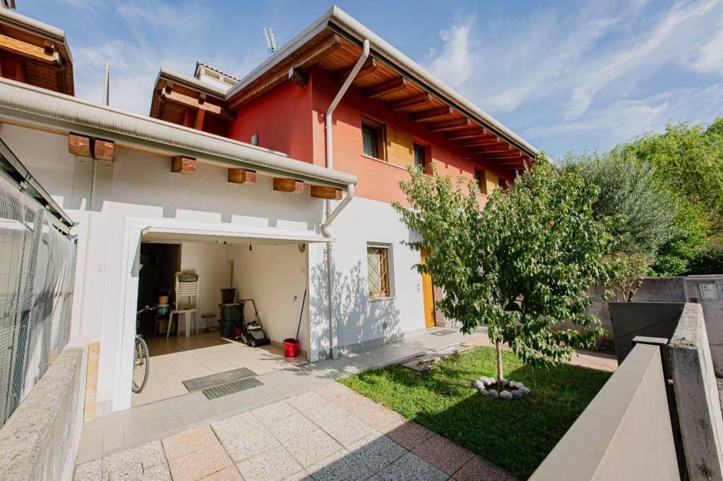 Villa a Schiera in vendita a Udine via Sclaunicco