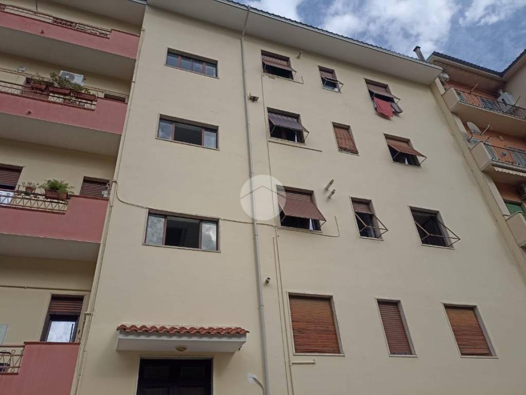 Appartamento in vendita a Cosenza via Tommaso Arnoni, 3