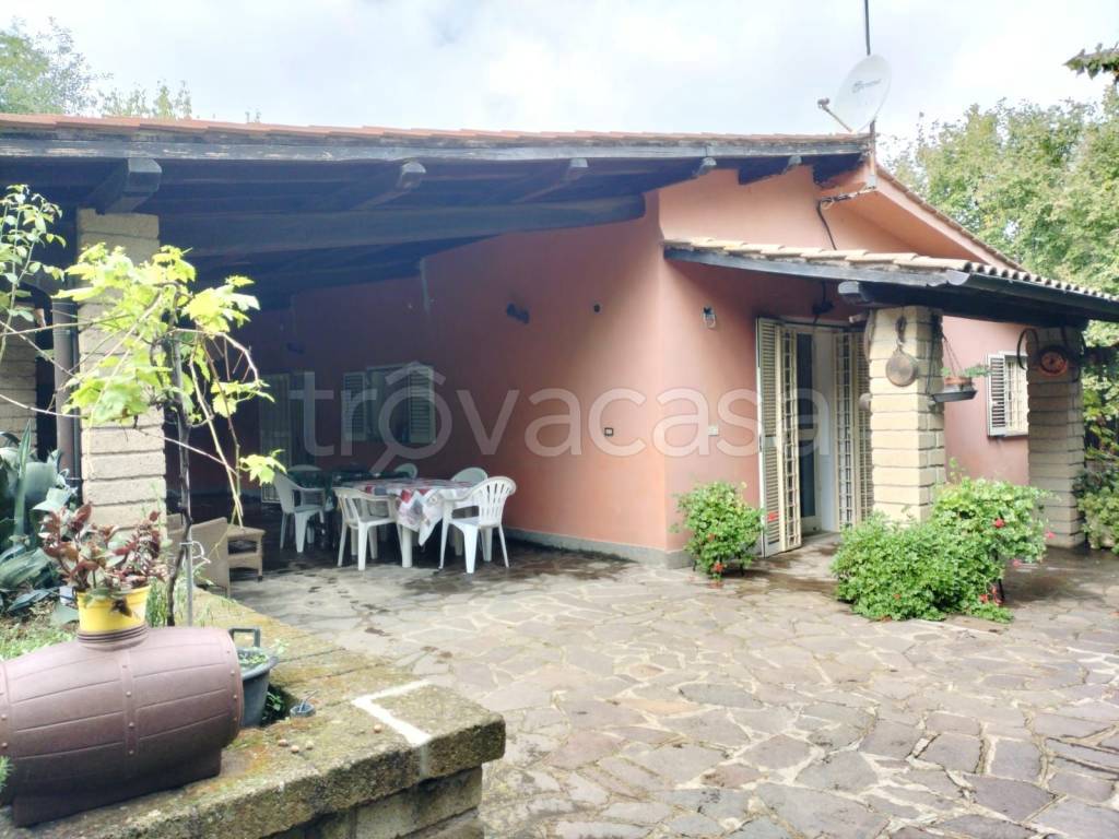 Villa in vendita a Ronciglione via Caprarola, 7
