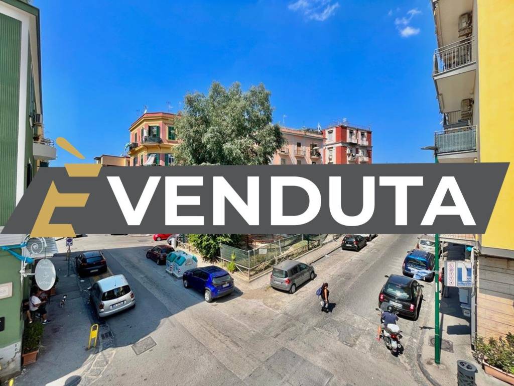 Appartamento in vendita a Napoli via Ilioneo, 53