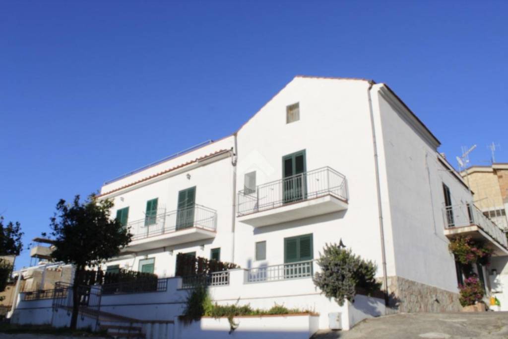 Appartamento in vendita a Centola corso Carlo Pisacane, 82