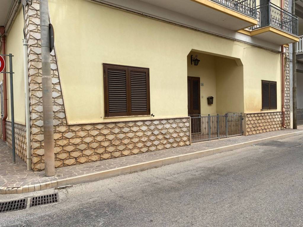 Appartamento in vendita a Torre Santa Susanna via Dottor Raffaele Muscogiuri, 85
