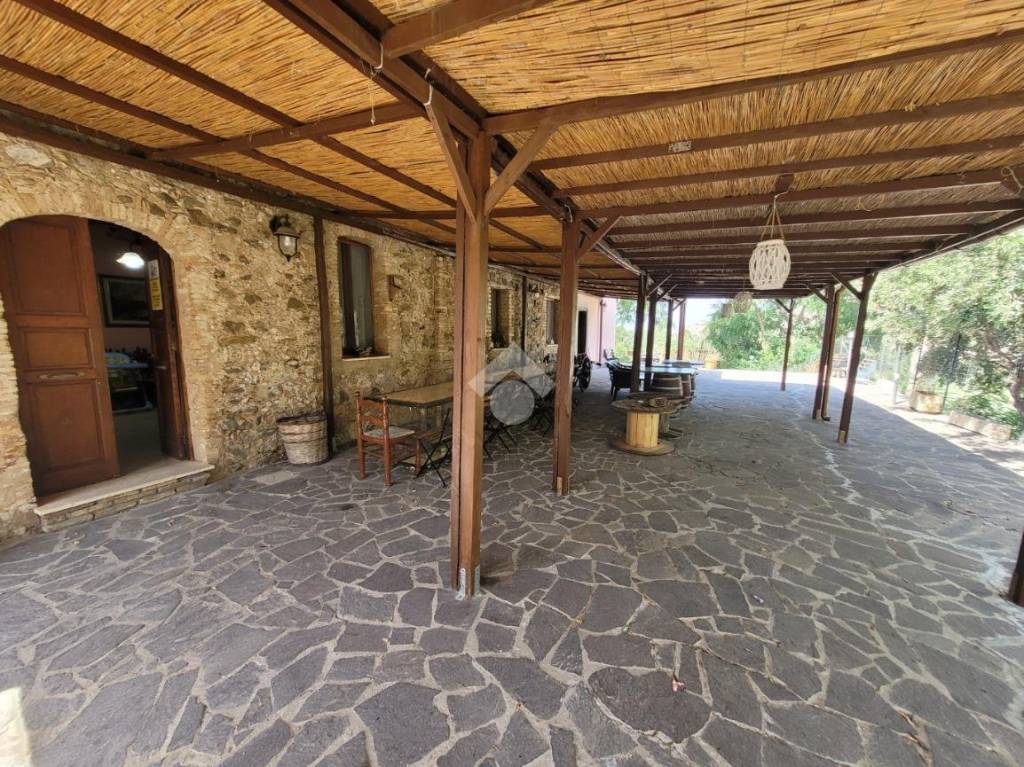 Villa in vendita a Reggio di Calabria via Lutrà Pirgo