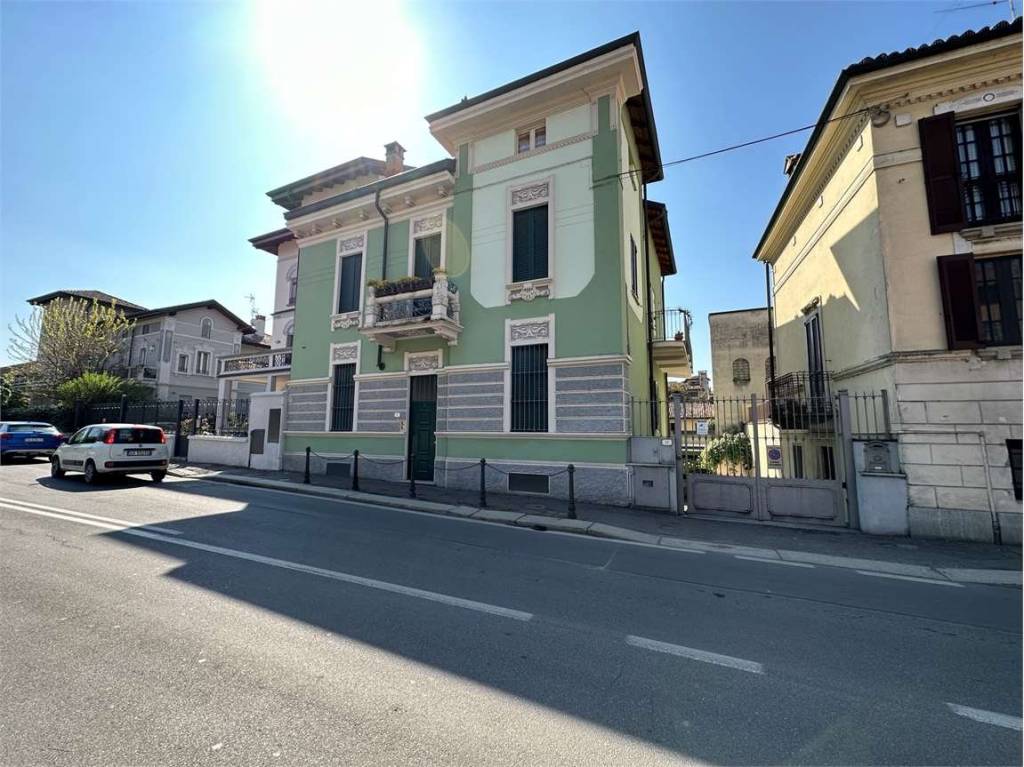 Villa in vendita a Pavia via Antonio Giovanni Scopoli, 11