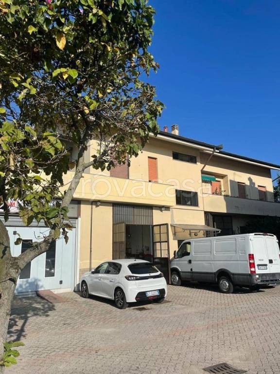 Casa Indipendente in vendita a Concorezzo strada provinciale Milano imbersago, 11