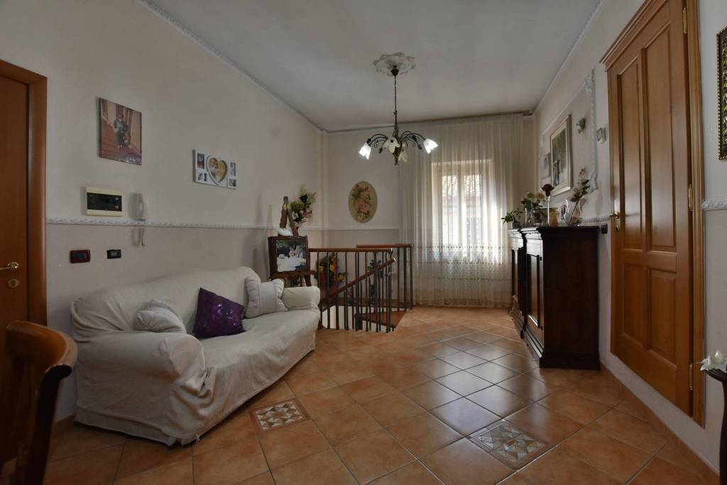 Appartamento in vendita a Castelraimondo via Roma
