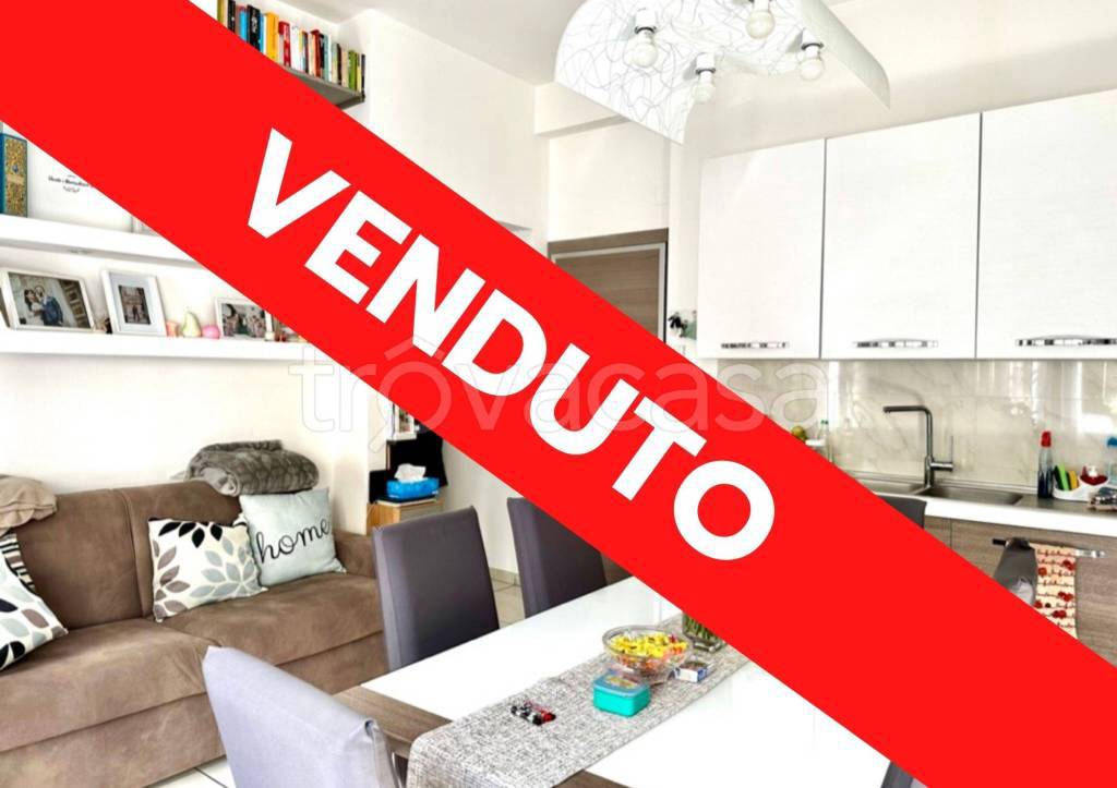 Appartamento in vendita a Milano via Alfonso Cossa, 13