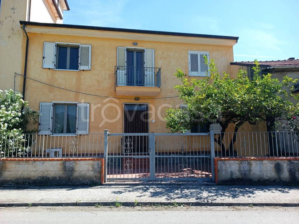 Casa Indipendente in vendita a Castelnuovo Cilento via Velina, 123