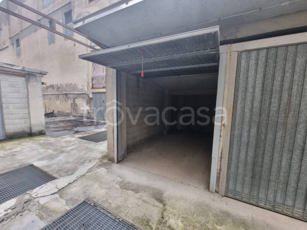 Garage in vendita ad Alessandria via Raffaele Lumelli, 11