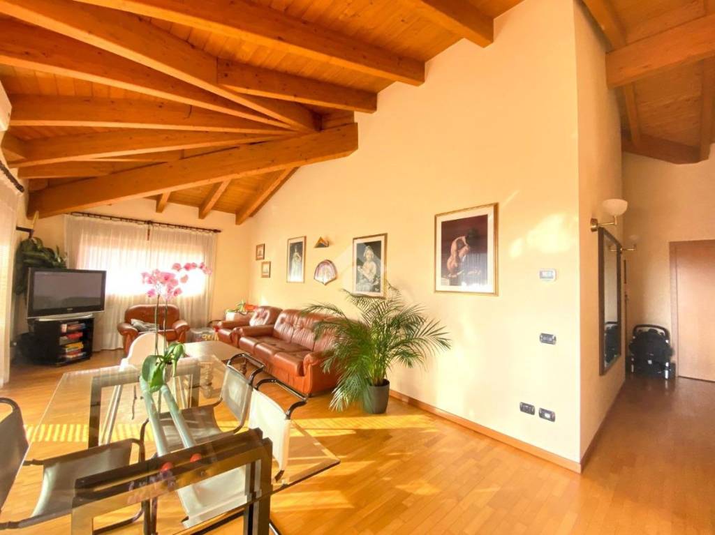Appartamento in vendita a Darfo Boario Terme via Manifattura V. Olcese