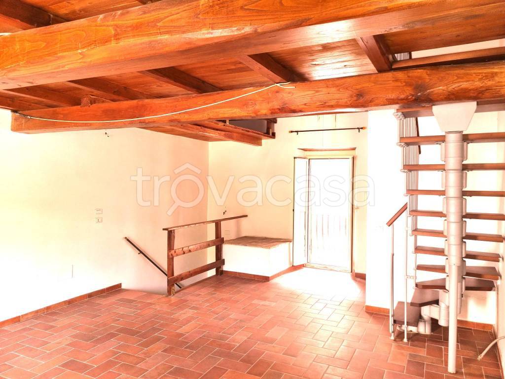 Appartamento in vendita a Caprarola via Giuseppe Mazzini, 28