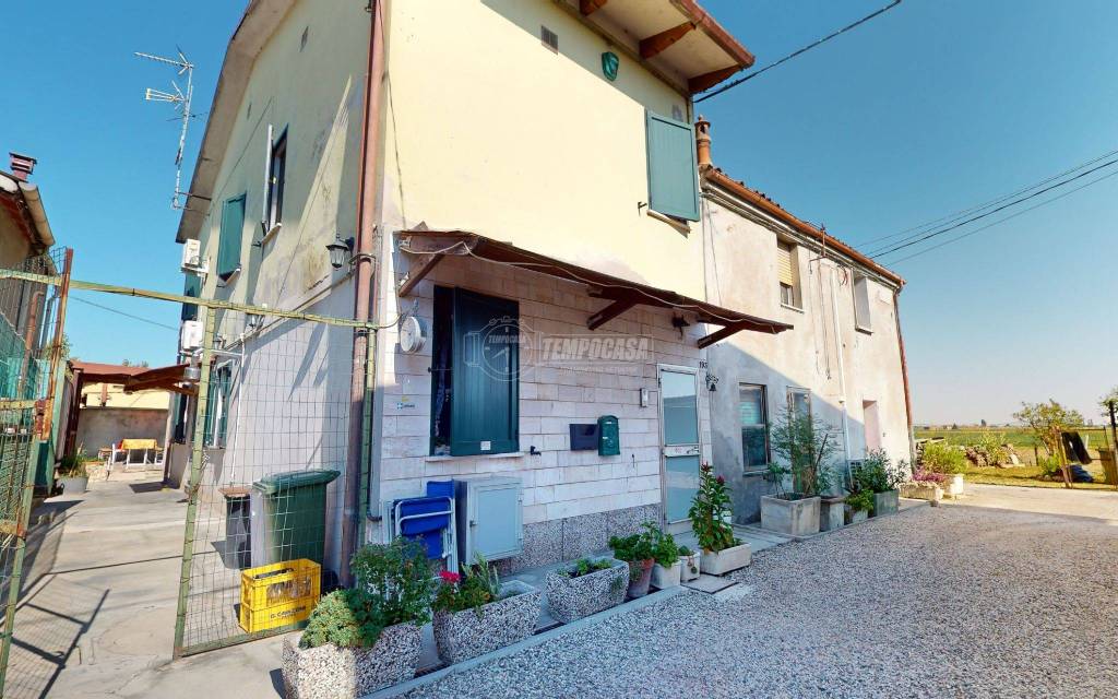 Casa Indipendente in vendita a Terre del Reno via Argine Vecchio, Mirabello 193