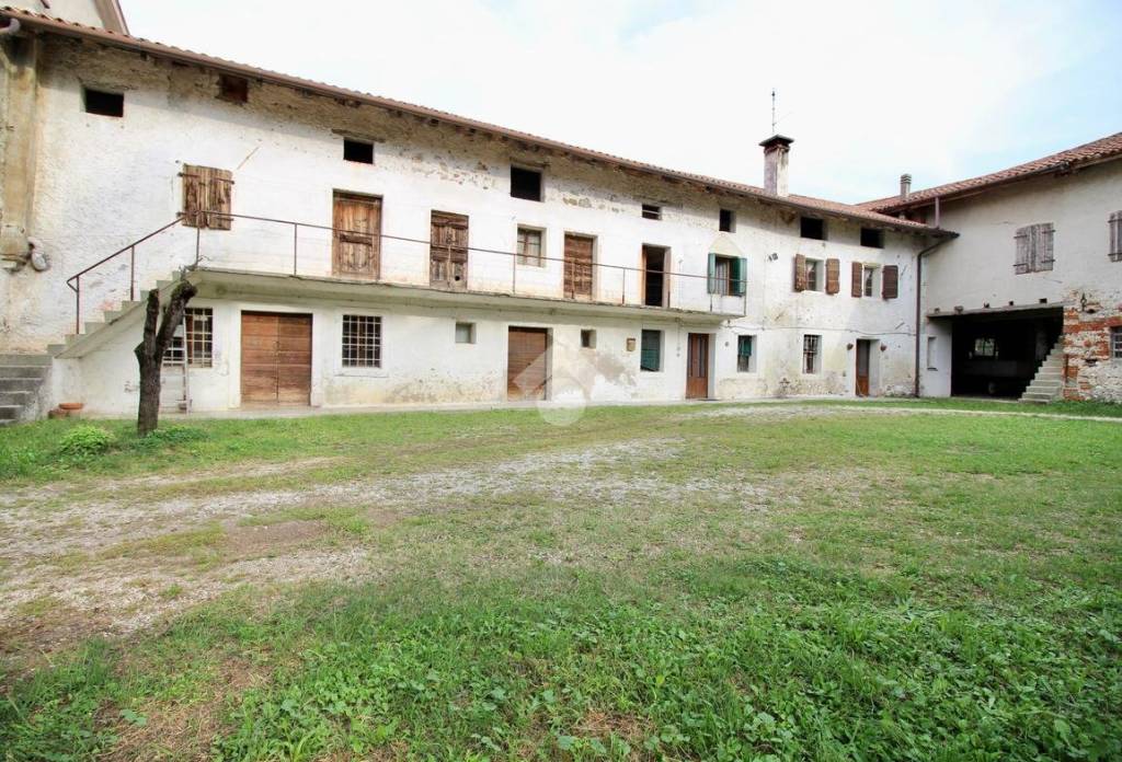 Rustico in vendita a Premariacco via Sant'Ulderico, 11