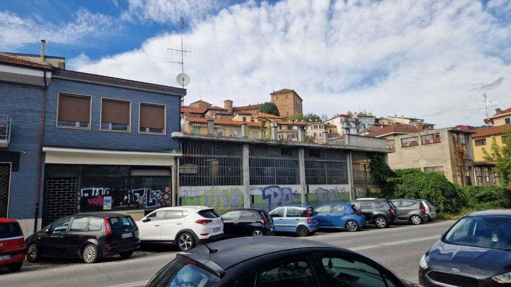 Negozio in vendita a Moncalieri via Cavour, 33