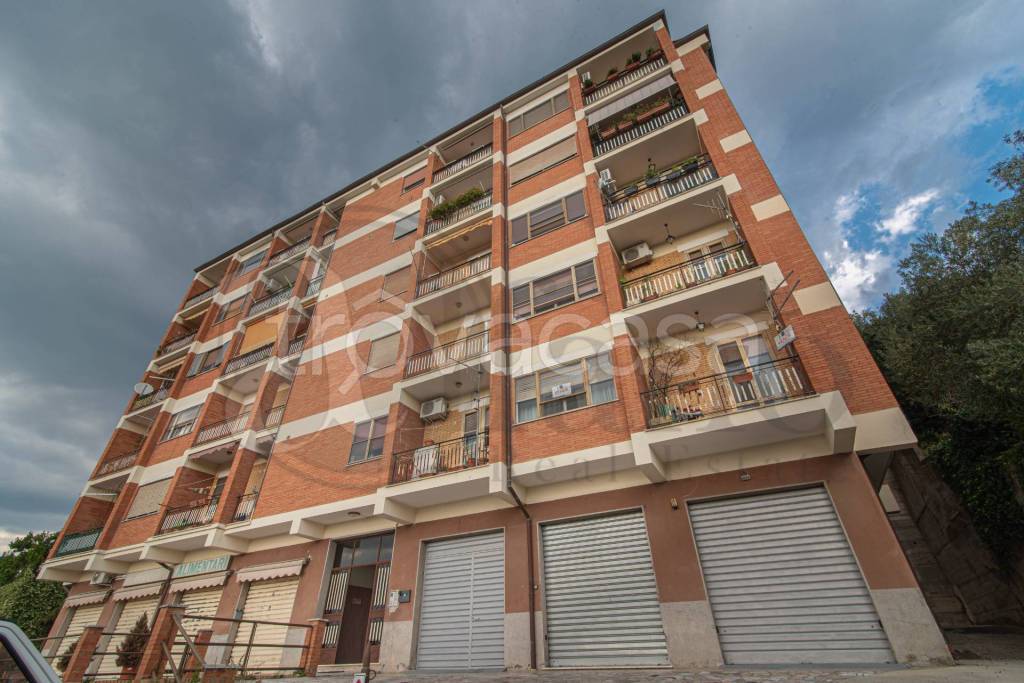 Appartamento in vendita ad Arpino viale Umberto Mastroianni, 10