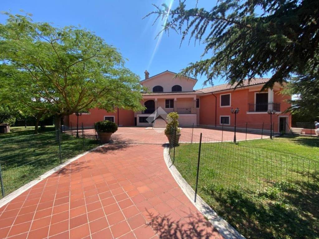 Villa in vendita a Scurcola Marsicana via Reatina