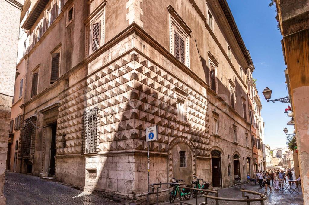Appartamento in vendita a Roma via in Publicolis