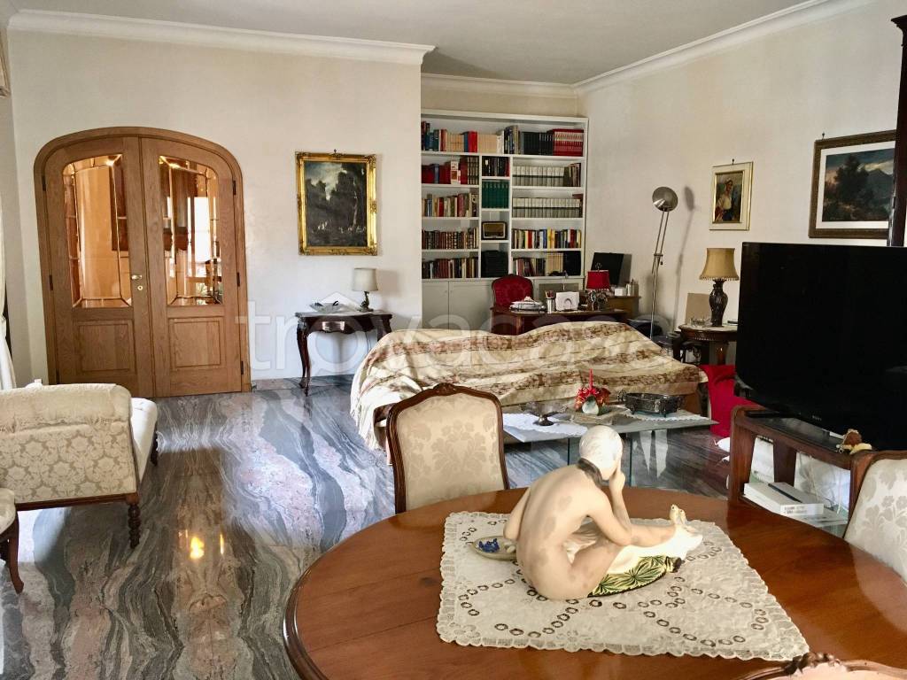 Appartamento in vendita a Roma via Enrico Stevenson