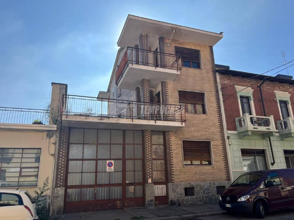 Casa Indipendente in vendita a Torino via slataper 30
