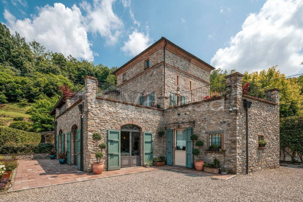 Villa in vendita a Gropparello via Gavazzini, 11