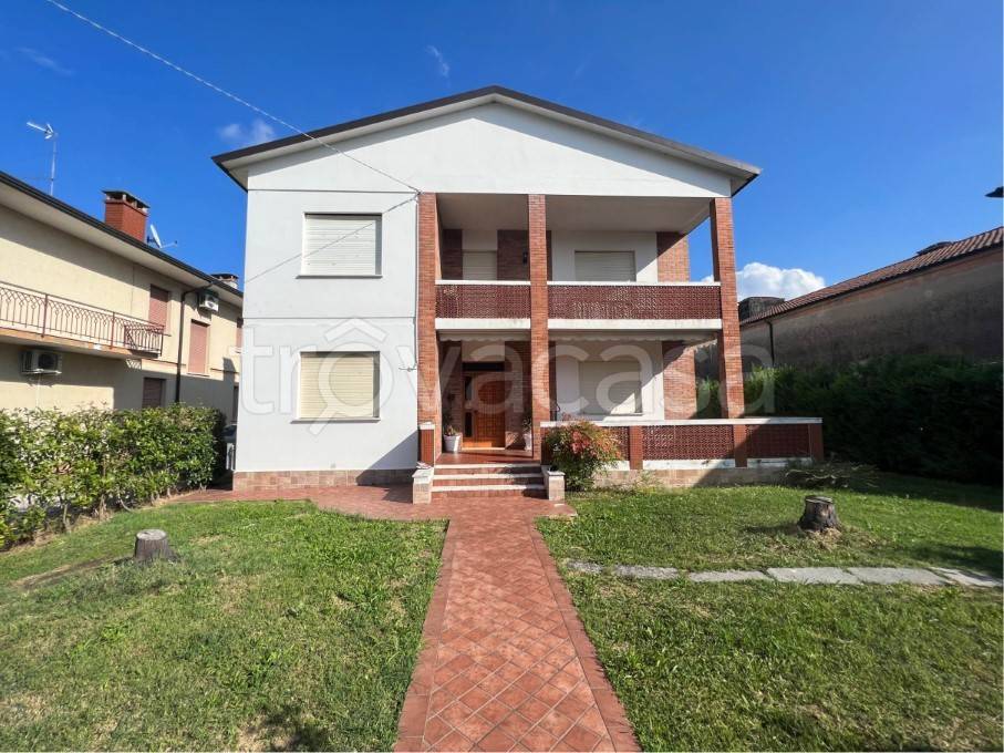 Villa in vendita a Stienta via Giovanni xxiii, 76