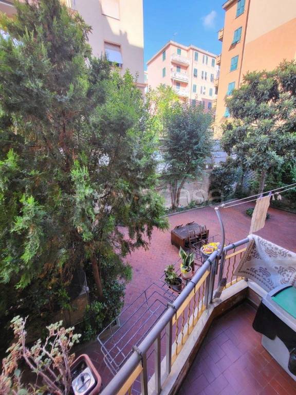 Appartamento in vendita a Genova via Chiaravagna, 22