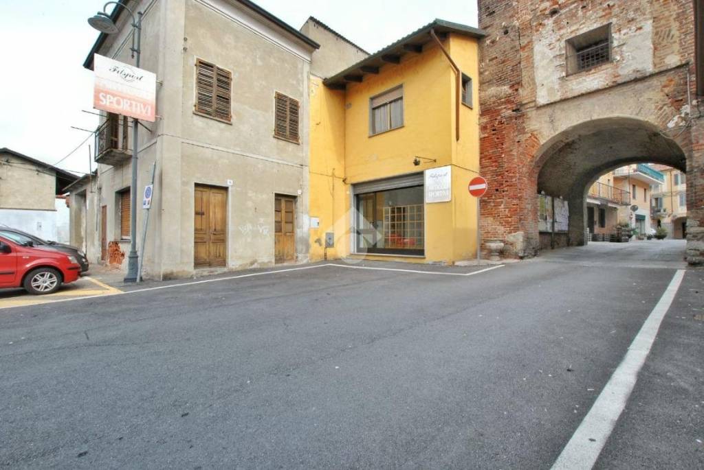Negozio in vendita a Livorno Ferraris via Dante Alighieri, 12