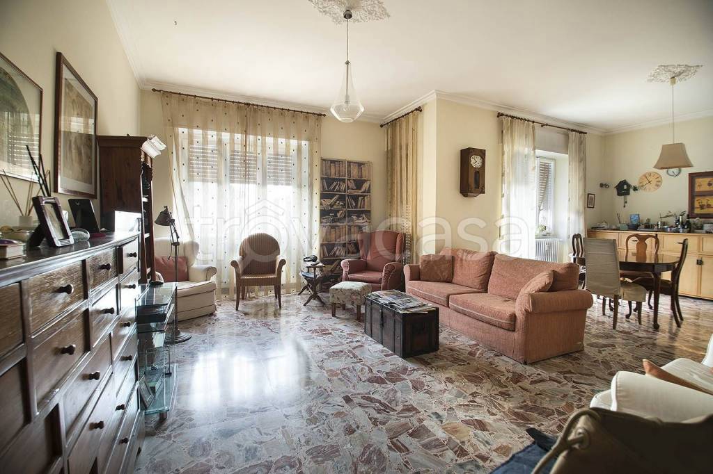 Appartamento in vendita a Viterbo via Vittorio Veneto
