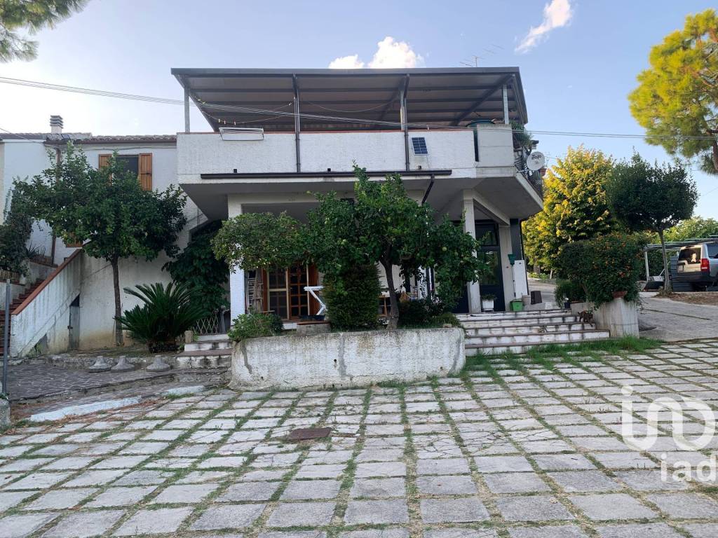 Villa in vendita a Giulianova via s Sette Fratelli