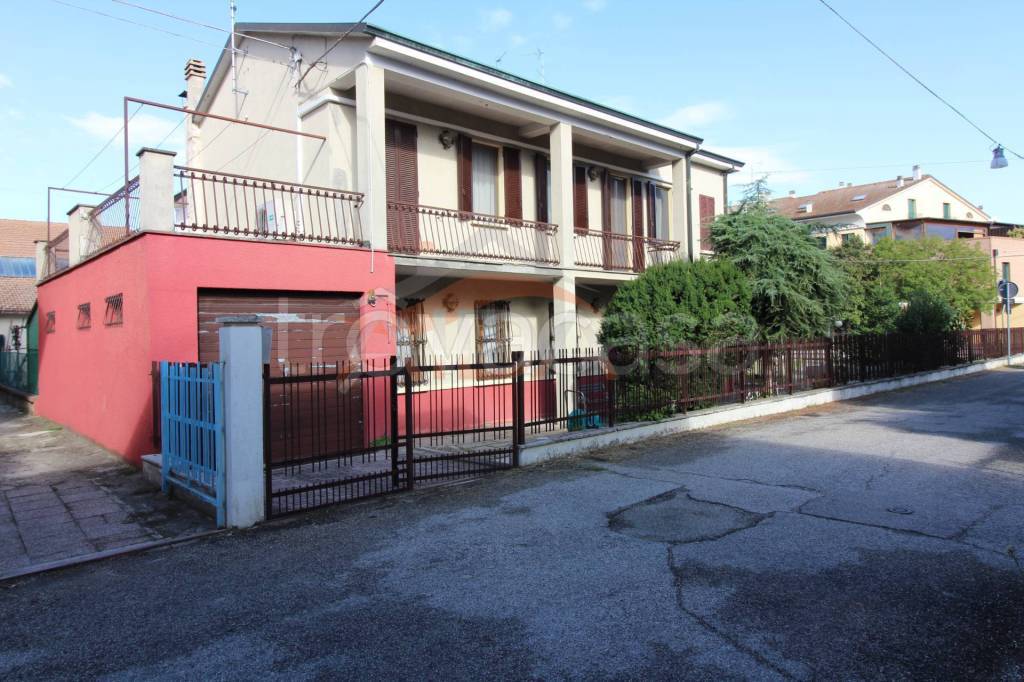 Casa Indipendente in vendita ad Argenta via Circonvallazione, 35